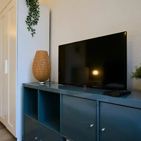 Centre - Large Functional