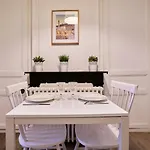 Centre - Large Functional