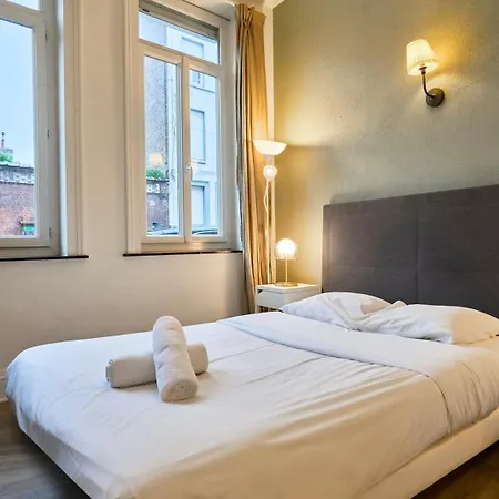 Centre - Large Functional *