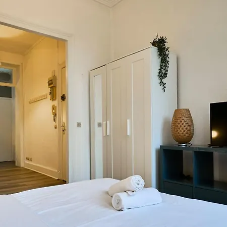 Centre - Large Functional *