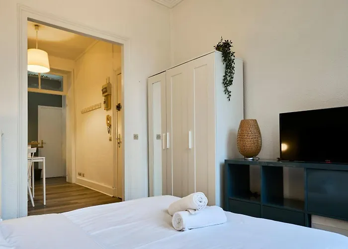 Centre - Large Functional *